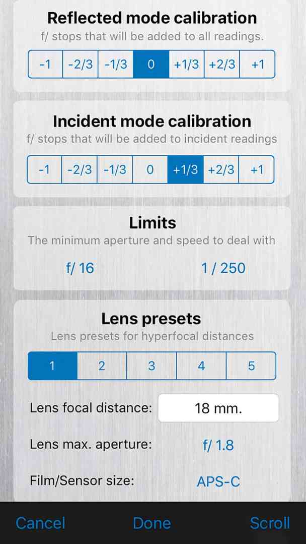 camera calibration settings interface displaying various options and limits digital production Screenshot einer Belichtungsmesser-App mit Optionen zur Kalibrierung für reflektiertes und einfallendes Licht, einschließlich Blendenstufen und Lenseinstellungen.