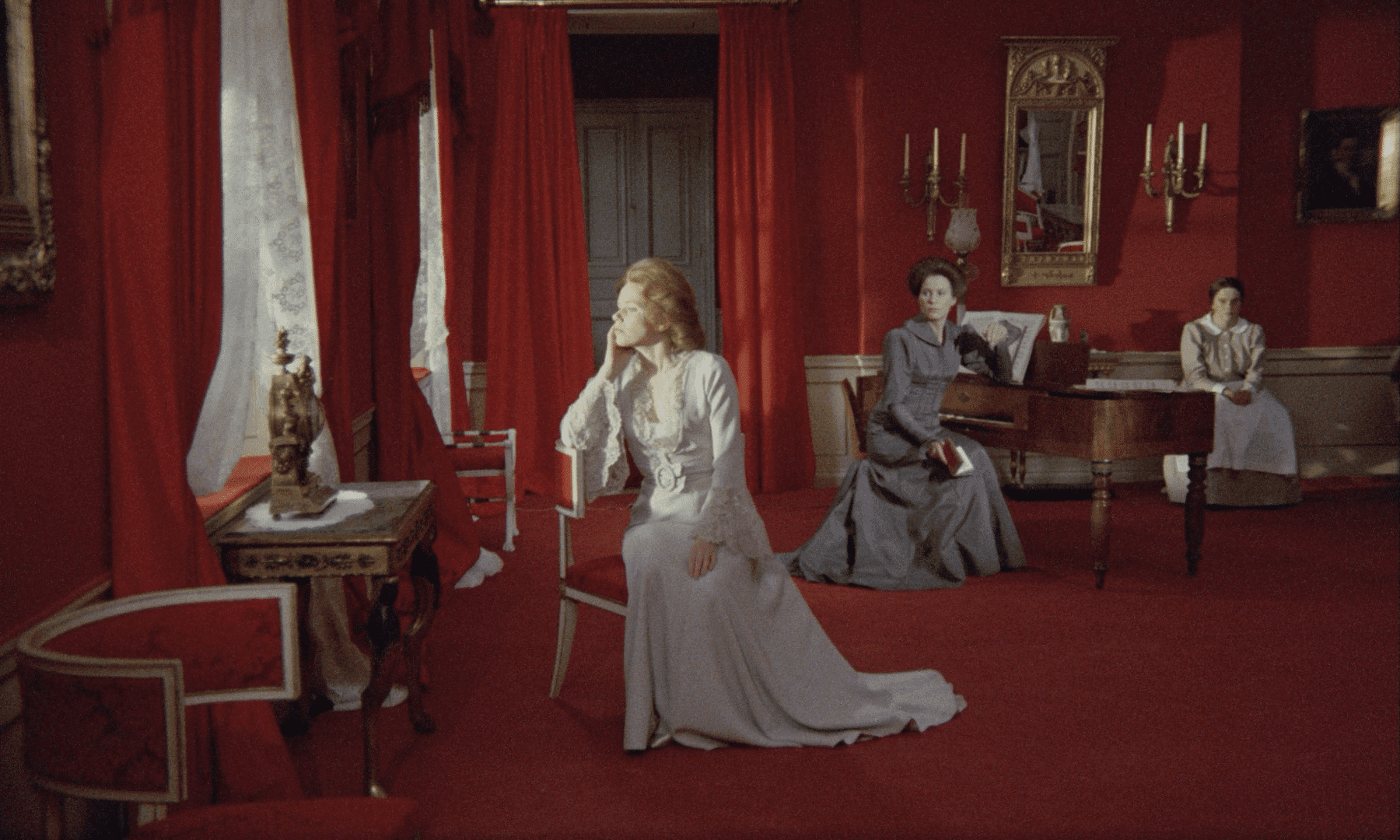 11crieswhispers01shotdeck digital production Ganz analog – Ingmar Bergmanns „Schreie und Flüstern“ (Cries and Whispers) von 1972 mit der Kamera von Sven Nykvist entstand ohne Nachbearbeitung, rein durch Gestaltung des Set-Designs, der Filmemulsion, des Lichtes sowie des Kostümbildes.