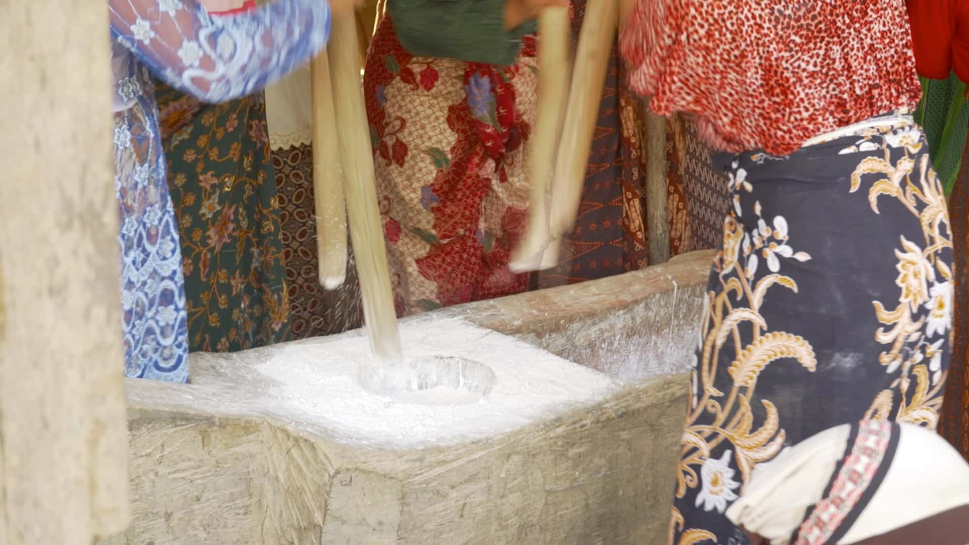 reisstampfenopticalflow digital production Konventioneller Optical Flow zeigt hässliche Artefakte.